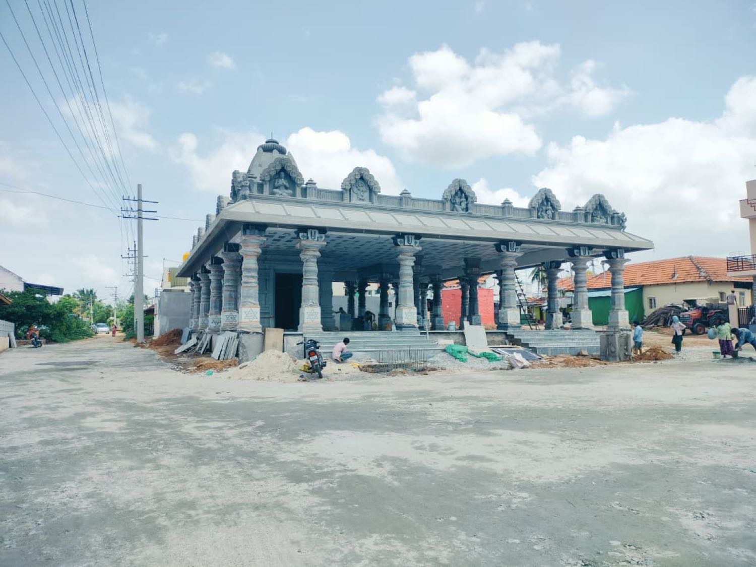 The mandapam from the village road